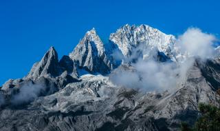 玉龙雪山海拔高度